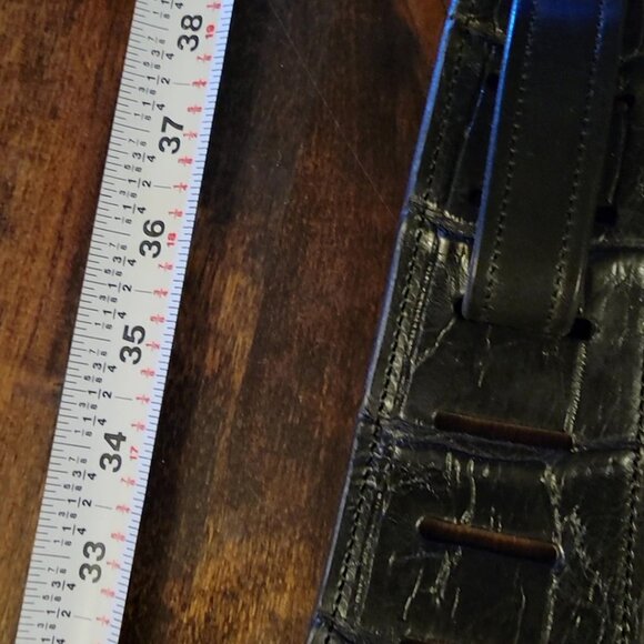 Luxury Black American Alligator Guitar Strap – Ethically Sourced, Master-Crafted - Picture 4 of 7